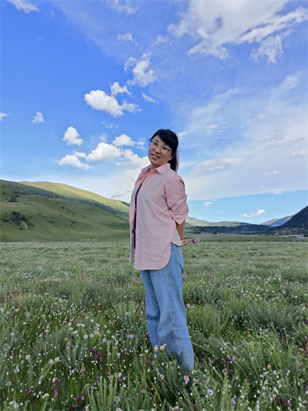 李薇.jpg