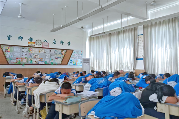 周烩琼2.png